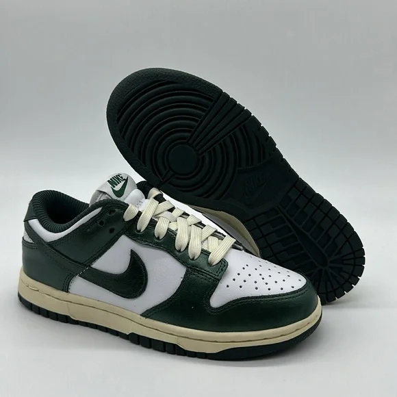 New Women’s Nike Dunk Low Vintage Green DQ8580-100 NWOB - Picture 3 of 7